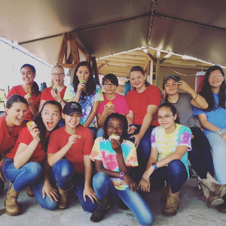 75481878_1134482513425164_8453596679164133376_n Volunteers at the Heart Ranch